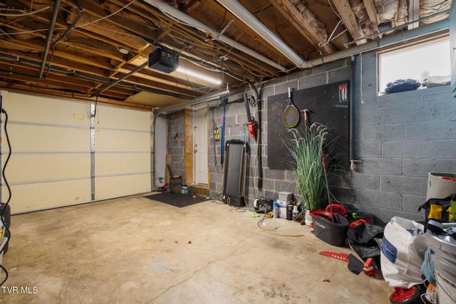 1009 Westminister Drive, Johnson City, TN 37604