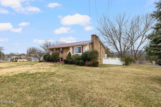 1009 Westminister Drive, Johnson City, TN 37604