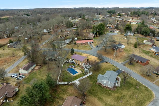 1009 Westminister Drive, Johnson City, TN 37604