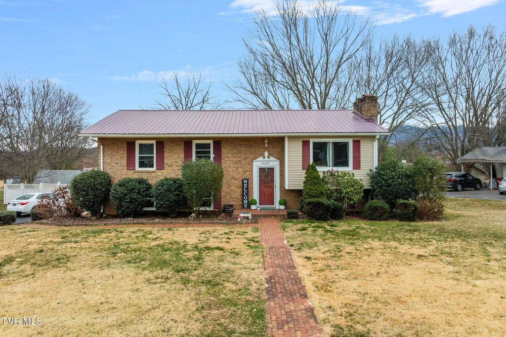 1009 Westminister Drive, Johnson City, TN 37604