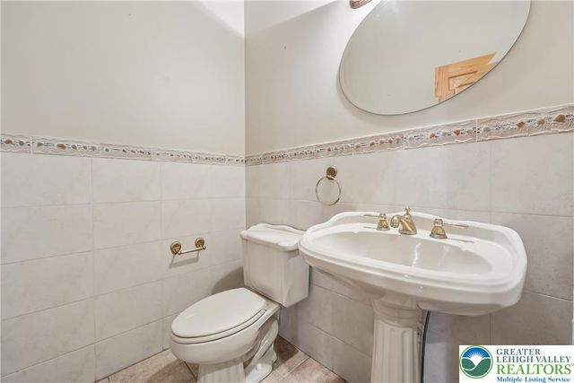 441 Hidden Lake Drive, Middle Smithfield Twp, PA 18302