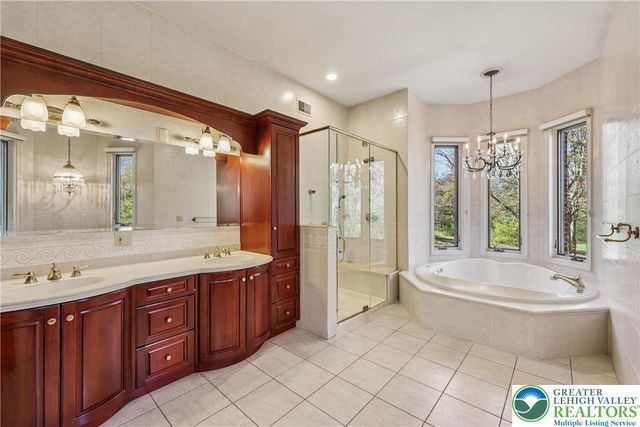 441 Hidden Lake Drive, Middle Smithfield Twp, PA 18302