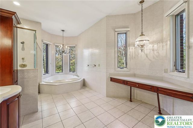 441 Hidden Lake Drive, Middle Smithfield Twp, PA 18302