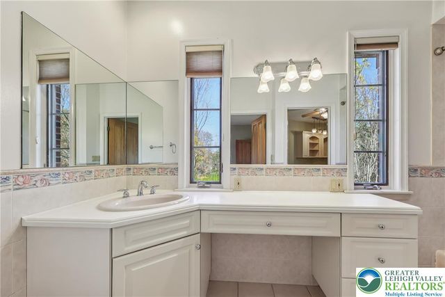 441 Hidden Lake Drive, Middle Smithfield Twp, PA 18302