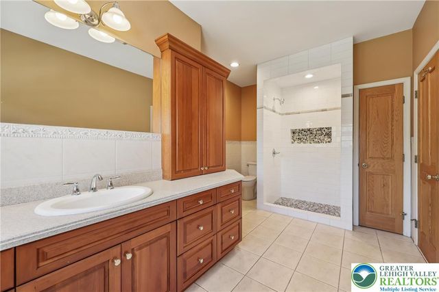 441 Hidden Lake Drive, Middle Smithfield Twp, PA 18302