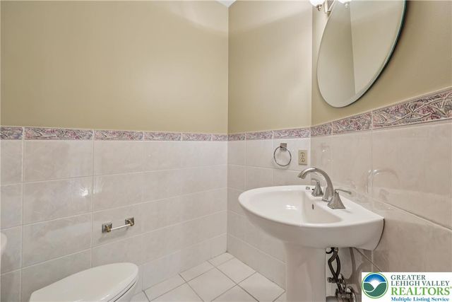 441 Hidden Lake Drive, Middle Smithfield Twp, PA 18302