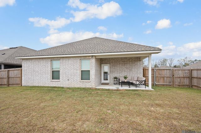 17420 Castle Dr, Prairieville, LA 70769