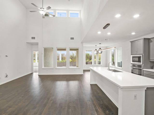 424 Spindrift LN, Leander, TX 78641