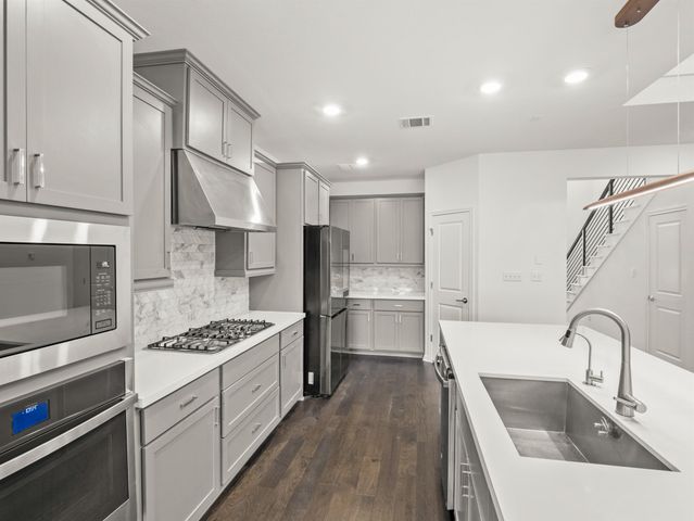 424 Spindrift LN, Leander, TX 78641