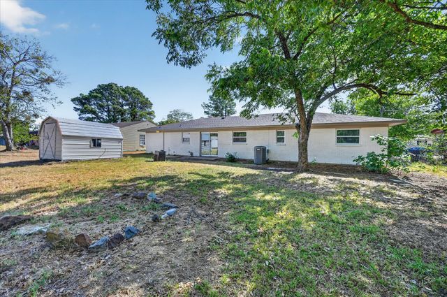 108 Rosedale Avenue, Keene, TX 76059
