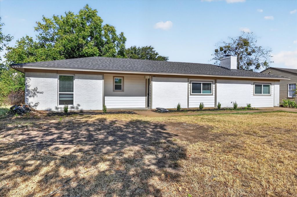 108 Rosedale Avenue, Keene, TX 76059 — photo 2