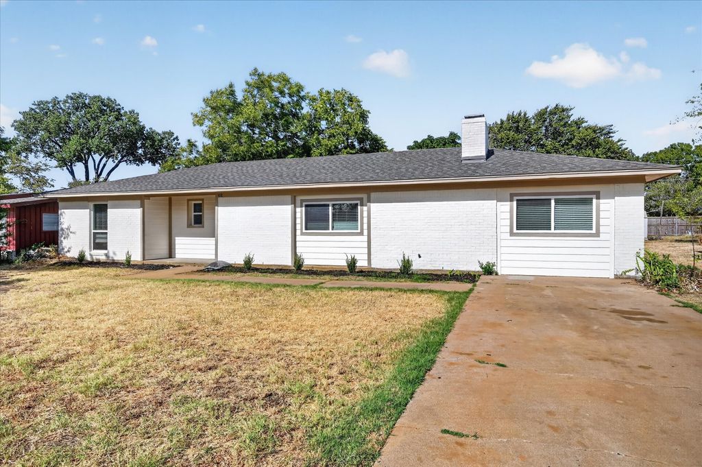 108 Rosedale Avenue, Keene, TX 76059 — photo 3