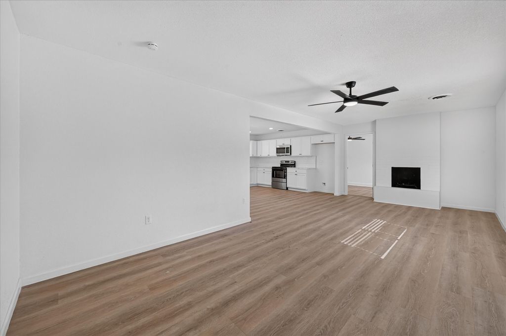108 Rosedale Avenue, Keene, TX 76059 — photo 4