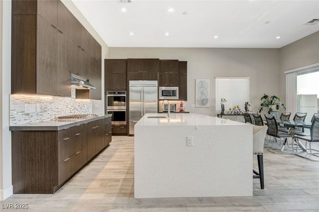 6184 Willow Rock Street, Las Vegas, NV 89135