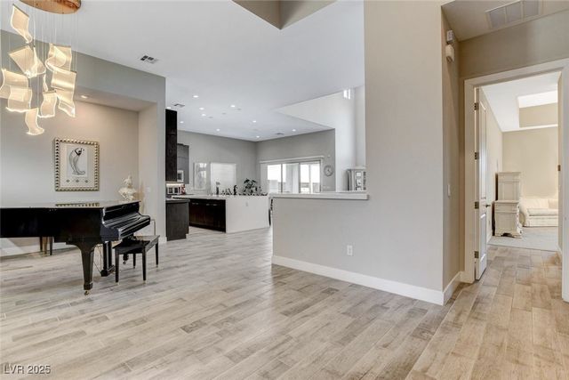 6184 Willow Rock Street, Las Vegas, NV 89135