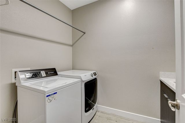 6184 Willow Rock Street, Las Vegas, NV 89135