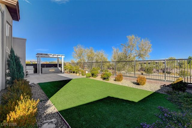 6184 Willow Rock Street, Las Vegas, NV 89135