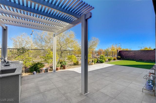 6184 Willow Rock Street, Las Vegas, NV 89135