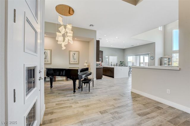 6184 Willow Rock Street, Las Vegas, NV 89135