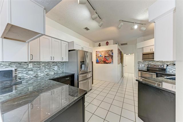 7207 38TH COURT E, Sarasota, FL 34243