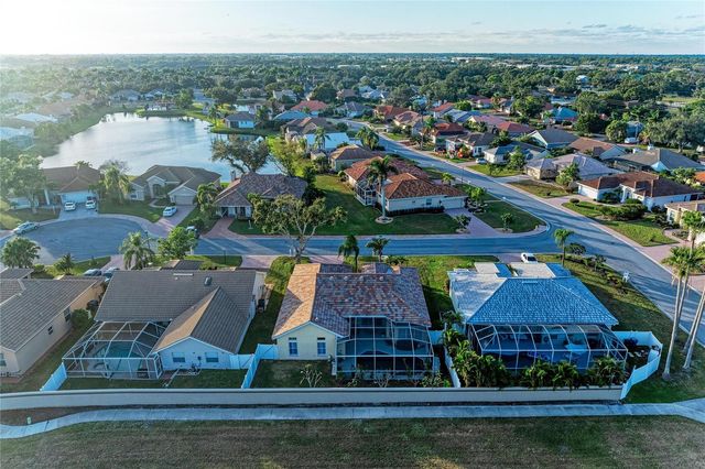 7207 38TH COURT E, Sarasota, FL 34243