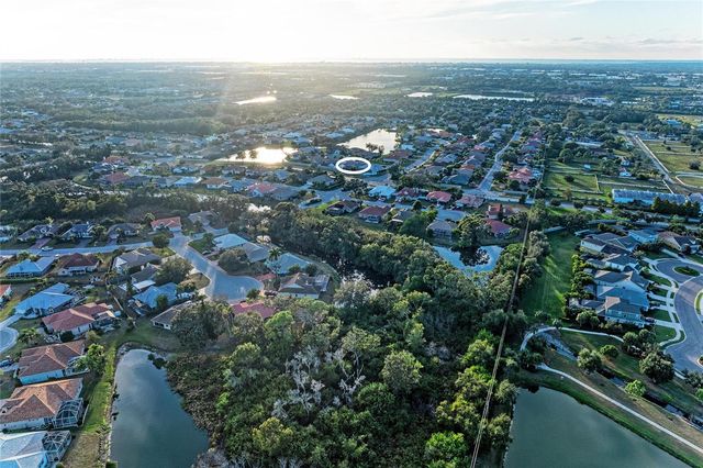 7207 38TH COURT E, Sarasota, FL 34243