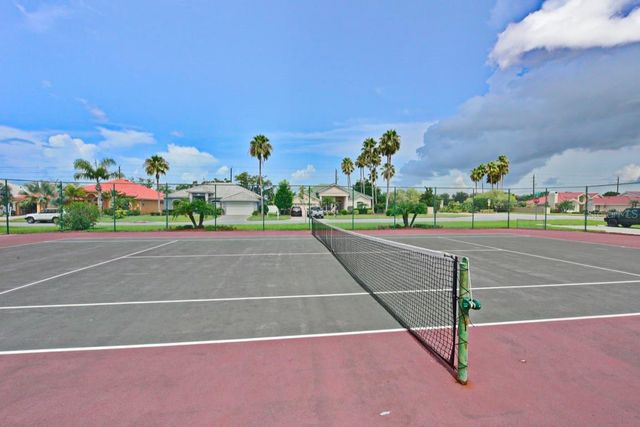 7207 38TH COURT E, Sarasota, FL 34243
