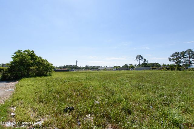 3920 Mississippi 63, Moss Point, MS 39563