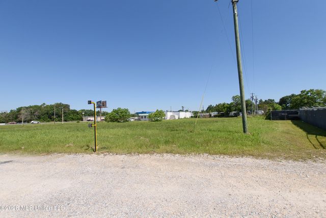 3920 Mississippi 63, Moss Point, MS 39563