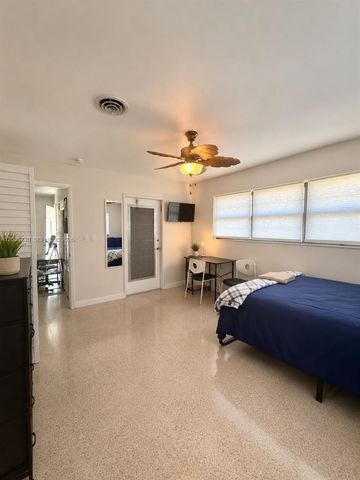 3202 Pierce St, Hollywood, FL 33021