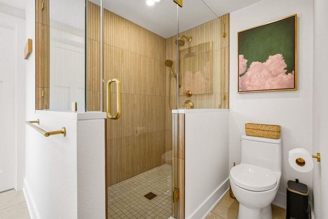 N9W31083 Concord COURT, Delafield, WI 53018