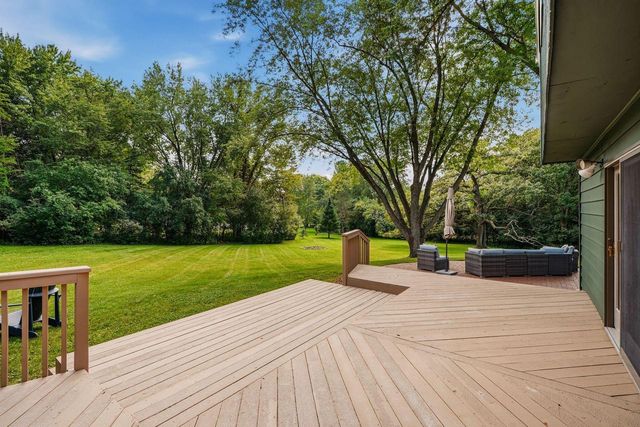 N9W31083 Concord COURT, Delafield, WI 53018