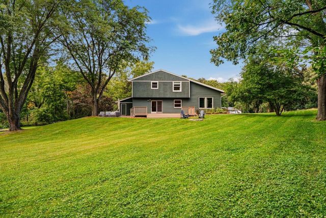 N9W31083 Concord COURT, Delafield, WI 53018