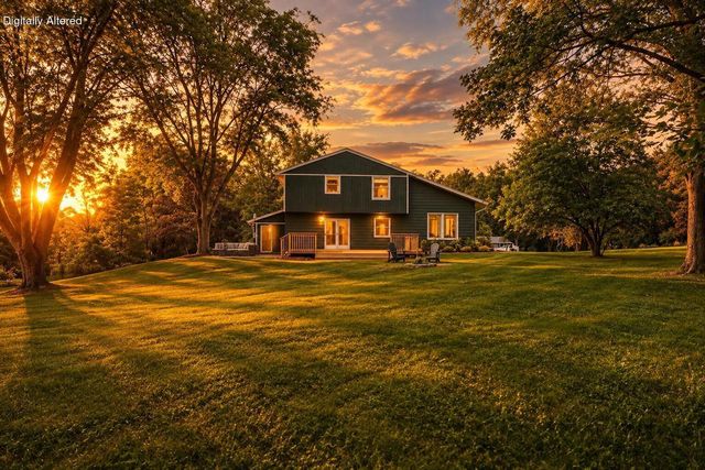 N9W31083 Concord COURT, Delafield, WI 53018