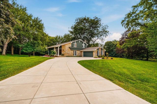 N9W31083 Concord COURT, Delafield, WI 53018