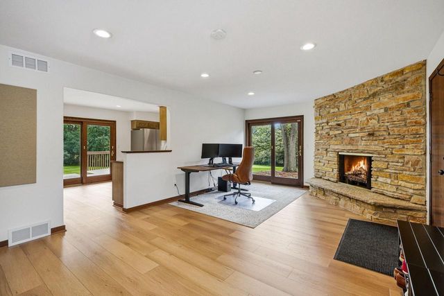 N9W31083 Concord COURT, Delafield, WI 53018