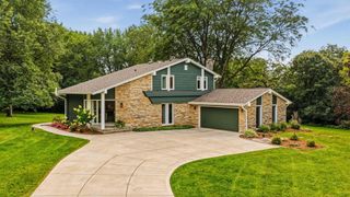 N9W31083 Concord COURT, Delafield, WI 53018