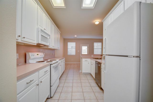 5723 Vinemont Lane, Houston, TX 77084