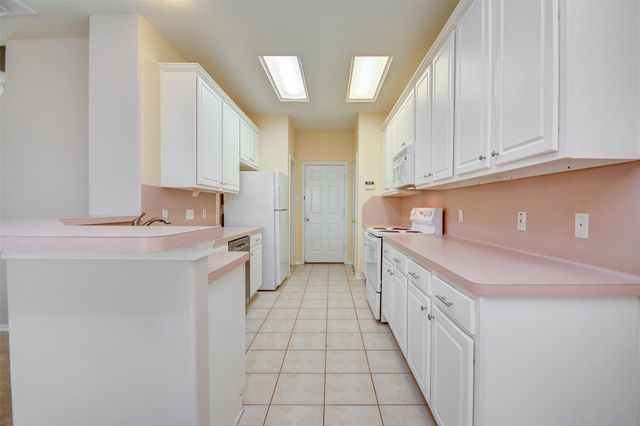 5723 Vinemont Lane, Houston, TX 77084