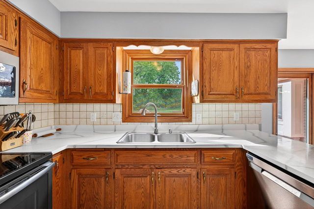 62 E Prospect COURT, Hartford, WI 53027