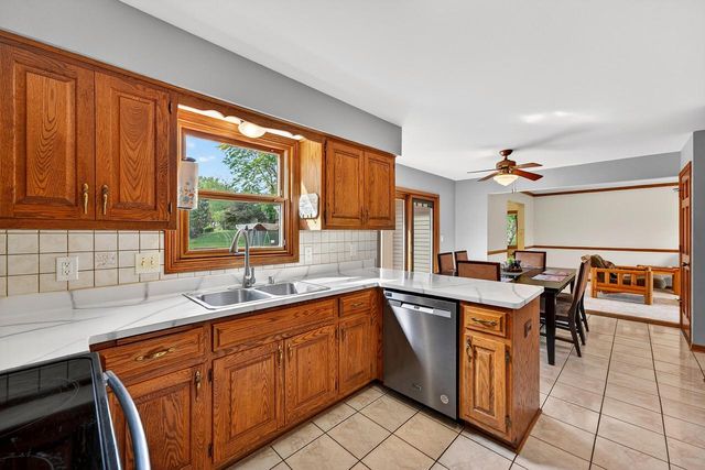 62 E Prospect COURT, Hartford, WI 53027