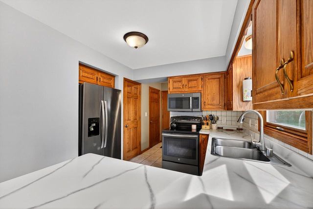 62 E Prospect COURT, Hartford, WI 53027