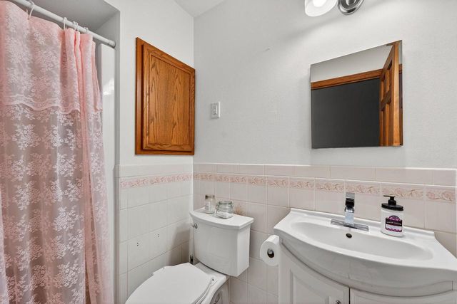 62 E Prospect COURT, Hartford, WI 53027