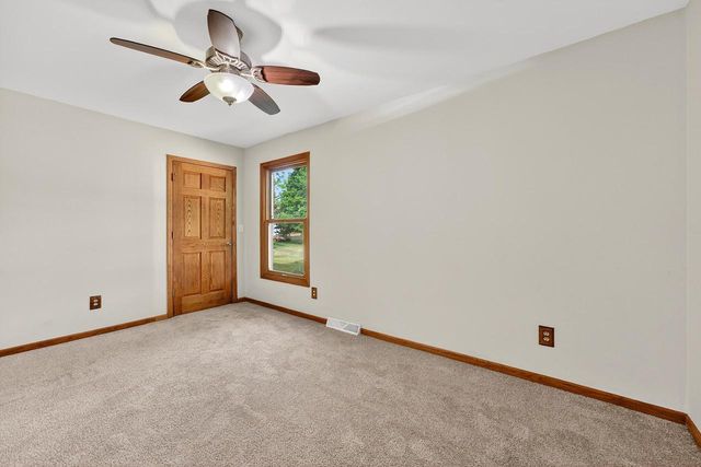 62 E Prospect COURT, Hartford, WI 53027