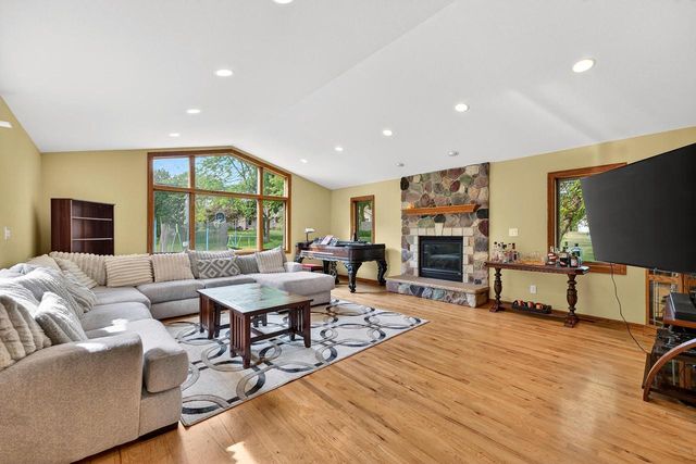 62 E Prospect COURT, Hartford, WI 53027