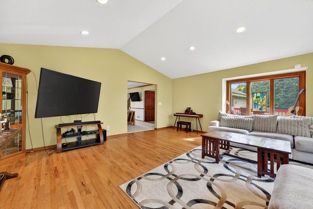 62 E Prospect COURT, Hartford, WI 53027