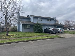 4554 WOODSBORO St, Eugene, OR 97402