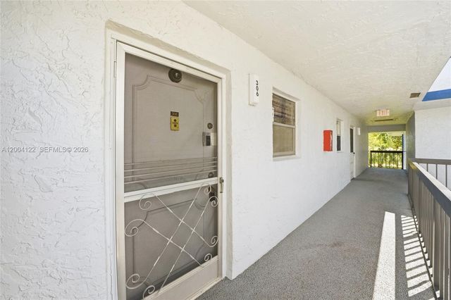 3190 Holiday Springs Blvd 4-306, Margate, FL 33063