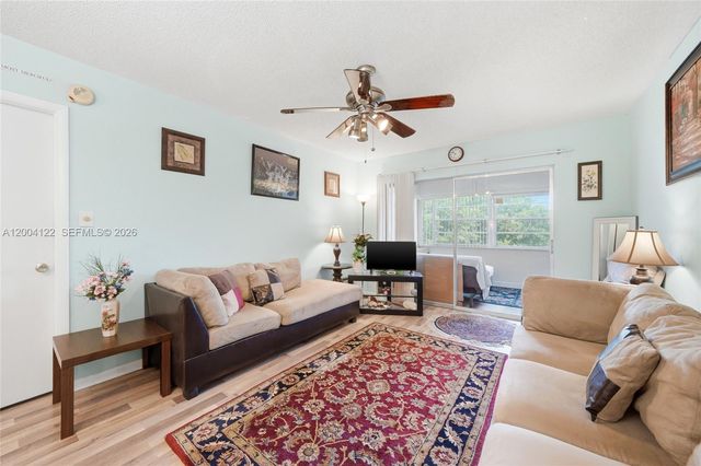 3190 Holiday Springs Blvd 4-306, Margate, FL 33063