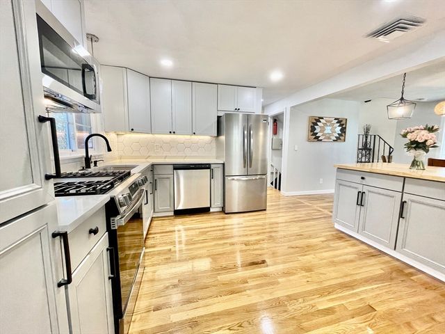 17 Brentwood Rd, Sudbury, MA 01776